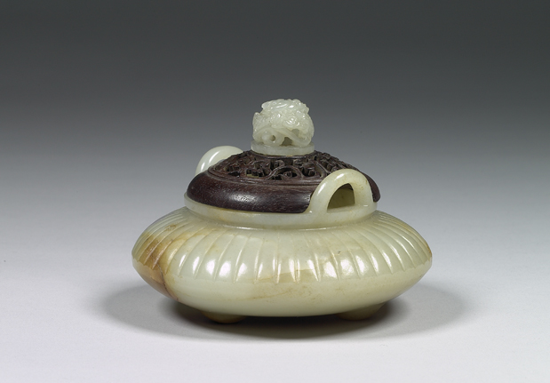 清 青玉扁圓形直紋爐